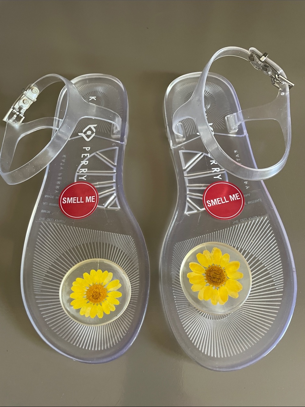 Katy Perry Geli Daisy, Size 6